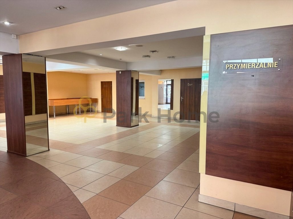 Przestronny lokal 149 m² z witrynami, podziałem i gotowy do wejścia Żagań  149m2 Foto 1