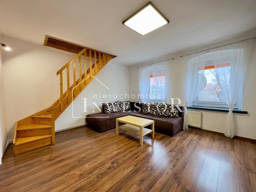 Komfortowe dwupoziomowe mieszkanie 40,4 m² z dużą piwnicą Nysa, Słowiańska  40m2 Foto 1
