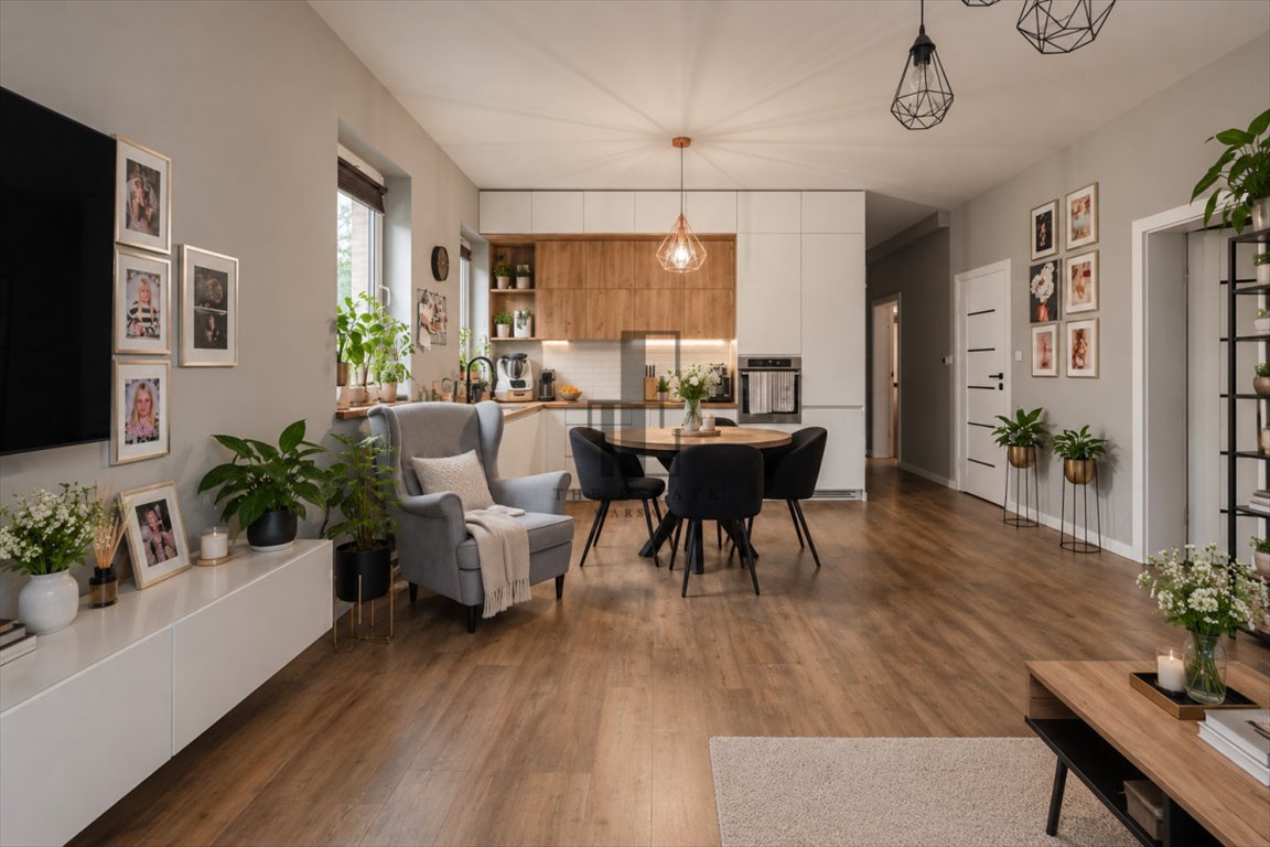 Polecam funkcjonalny segment 75 m² z ogrodem 126 m² w Wawrze Warszawa, Wawer, Celulozy  75m2 Foto 1