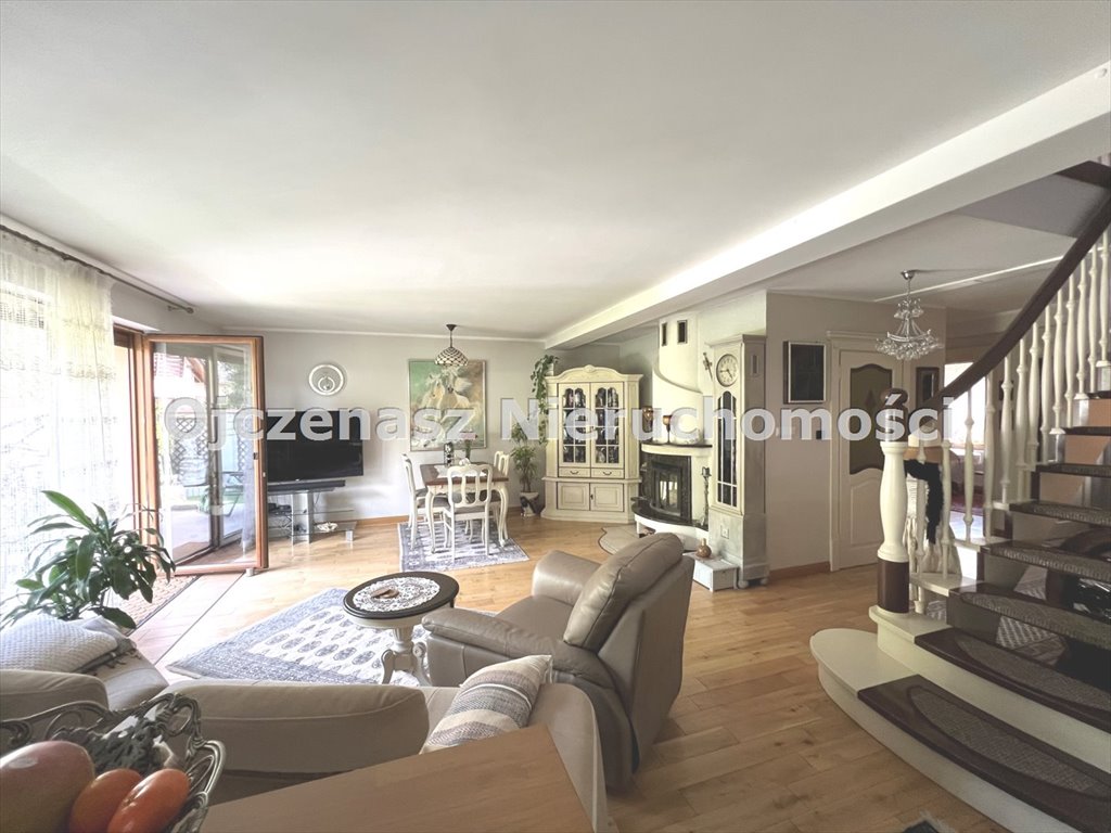 Dom 154 m² z garażem, kominkiem i solarami polecam Niemcz  154m2 Foto 1