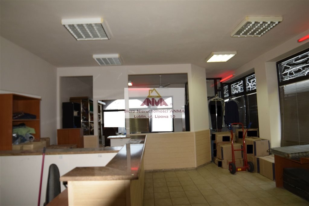 Wynajem lokalu 80 m2 z dużymi witrynami i parkingiem Kolonia Świdnik Mały  80m2 Foto 1