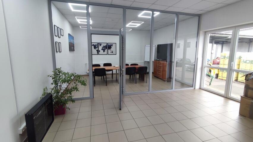 Wynajem biura z magazynem 279 m2 - komfort i funkcjonalność Opole  279m2 Foto 1