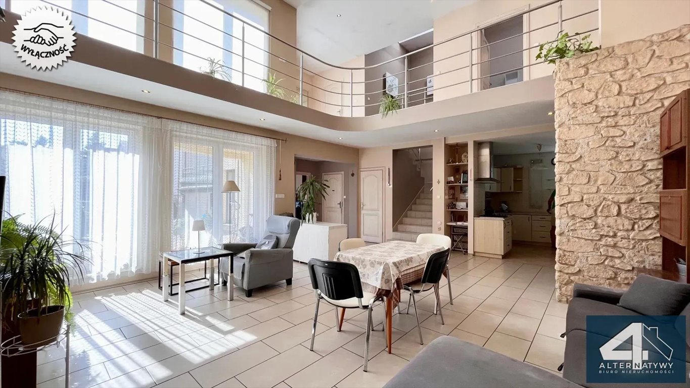 Zapraszam do domu z 2 tarasami i 48 m² w Łowiczu Łowicz  250m2 Foto 1
