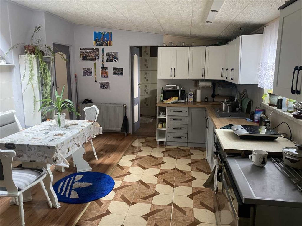Zapraszam do domu z 4 niezależnymi mieszkaniami, 396 m², duża działka Zwrócona, Zwrócona  396m2 Foto 1