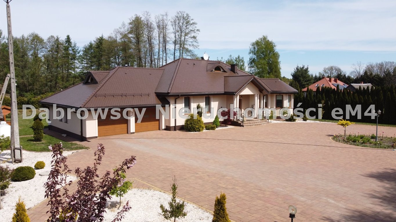 Atrakcyjny dom 252 m2 w Lewickiem z garażem i ogrodem Lewickie  252m2 Foto 1