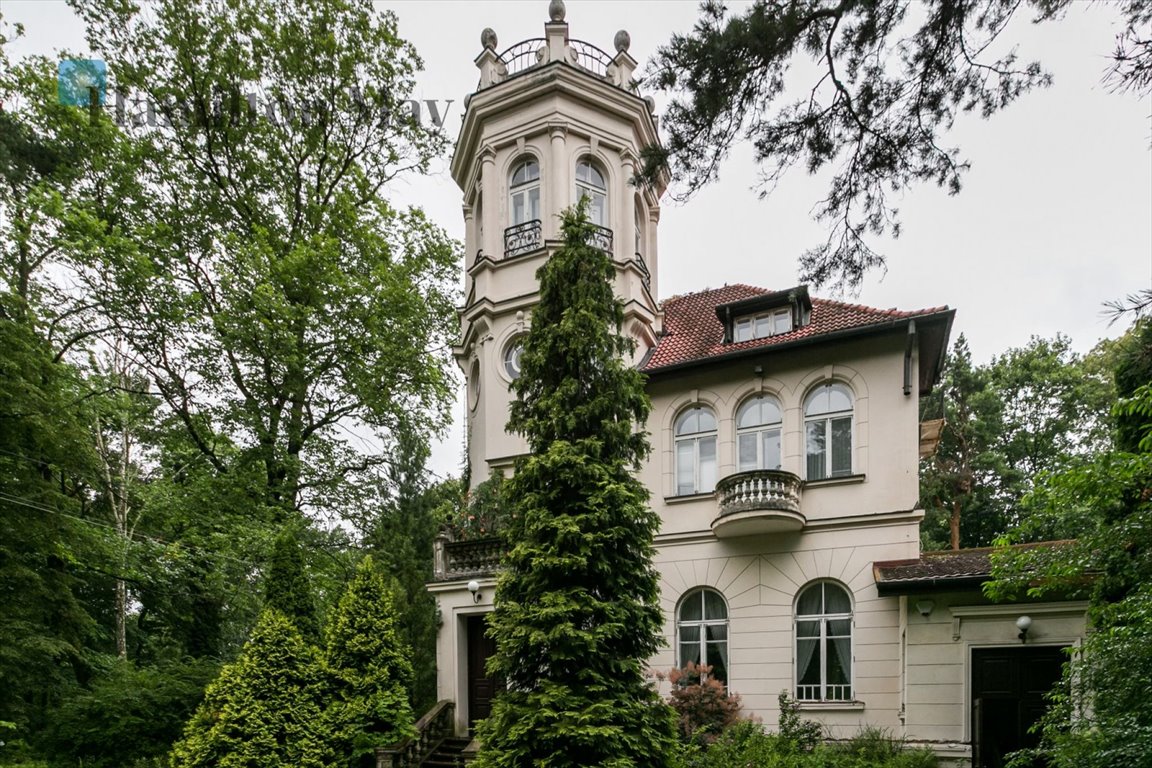 Ekskluzywna rezydencja z wieżą (10 sypialni, 35 000 m² działki) Konstancin-Jeziorna, Konstancin-Jeziorna, Józefa Sułkowskiego  1 000m2 Foto 1