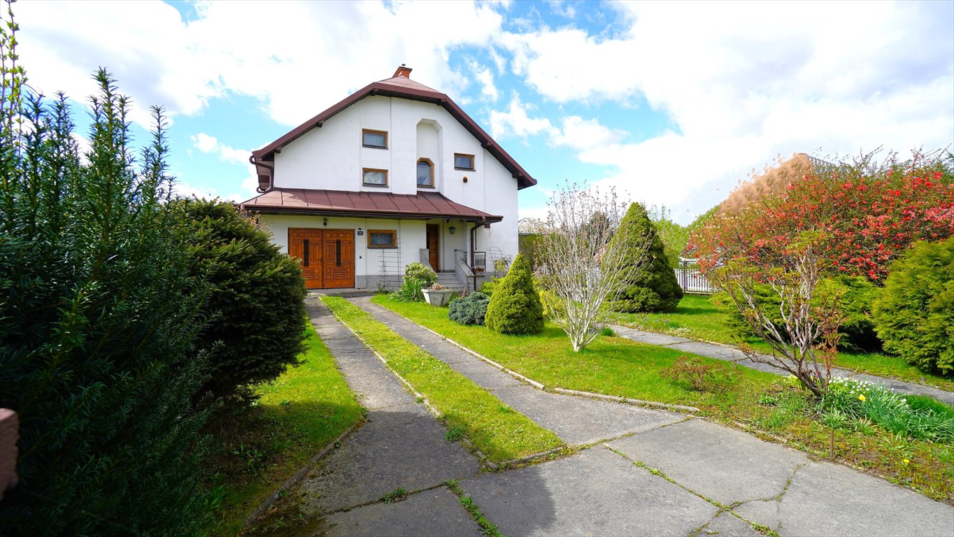 Przestronny dom 165 m2 z ogrodem i garażem w Gorlicach Gorlice  165m2 Foto 1
