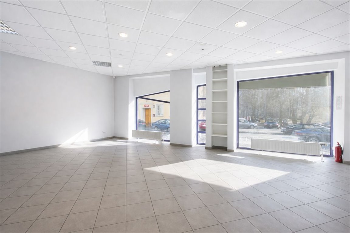 Lokal użytkowy 78 m2 z dużymi witrynami w centrum Rzeszowa Rzeszów, Jacentego Gałęzowskiego  78m2 Foto 1