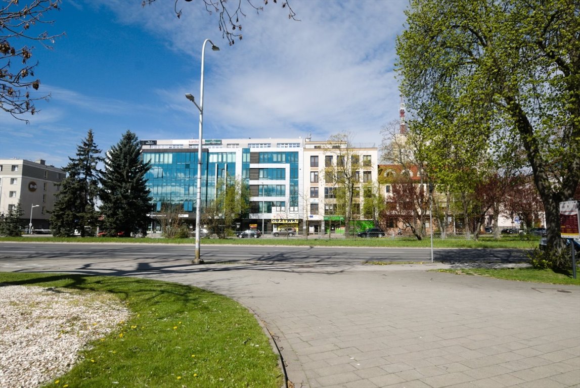 Na wynajem przestronny lokal usługowy 171 m² przy Galerii Korona Kielce, Centrum  171m2 Foto 1