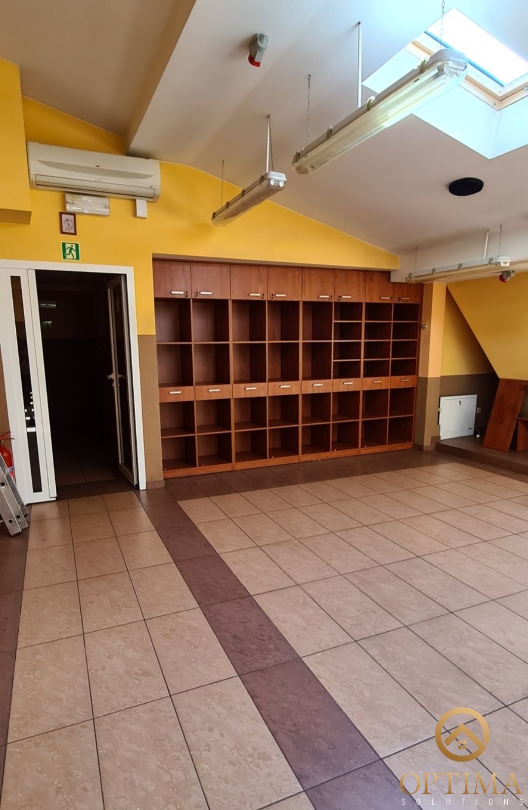 Lokal użytkowy na wynajem Brzeziny  160m2 Foto 1