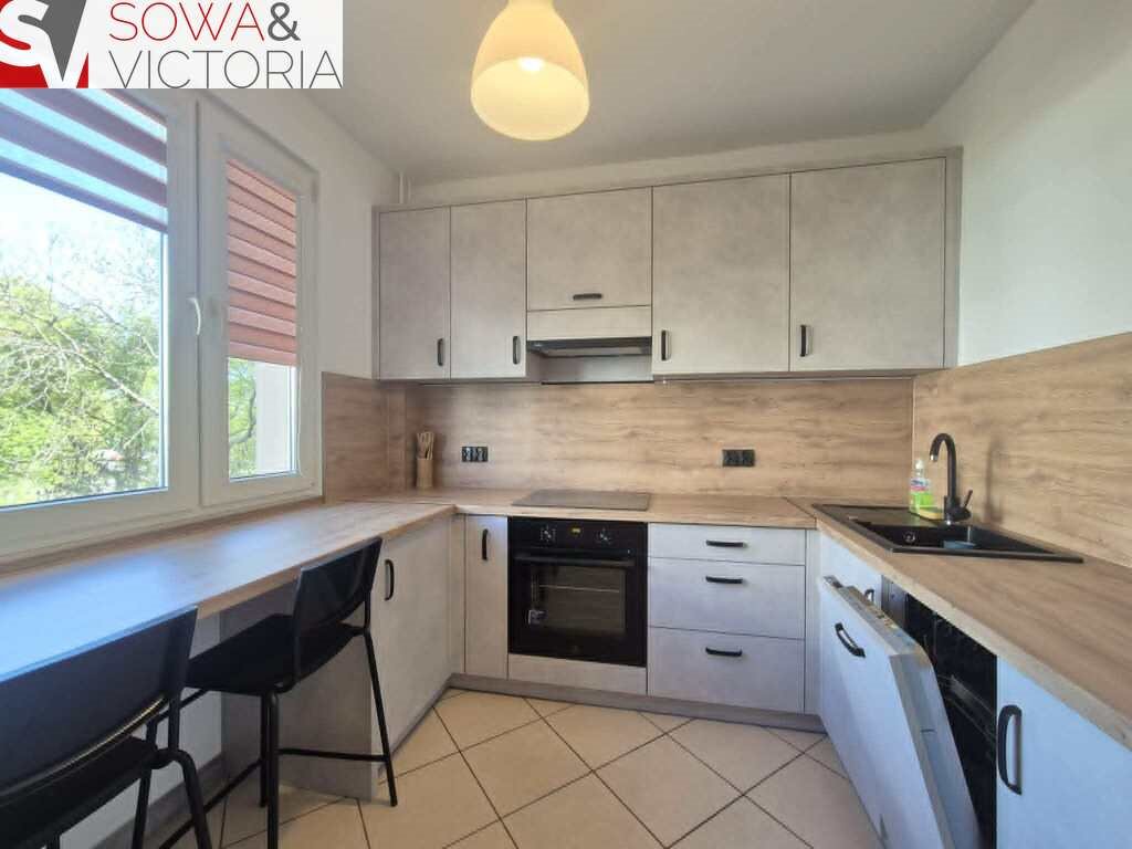 Przestronne 3-pokojowe mieszkanie z nową kuchnią i odświeżoną łazienką Świebodzice  60m2 Foto 1