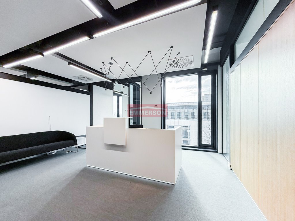 Nowoczesny biurowiec 387 m2 w wysokim standardzie, parking Kraków, Pilotów  387m2 Foto 1