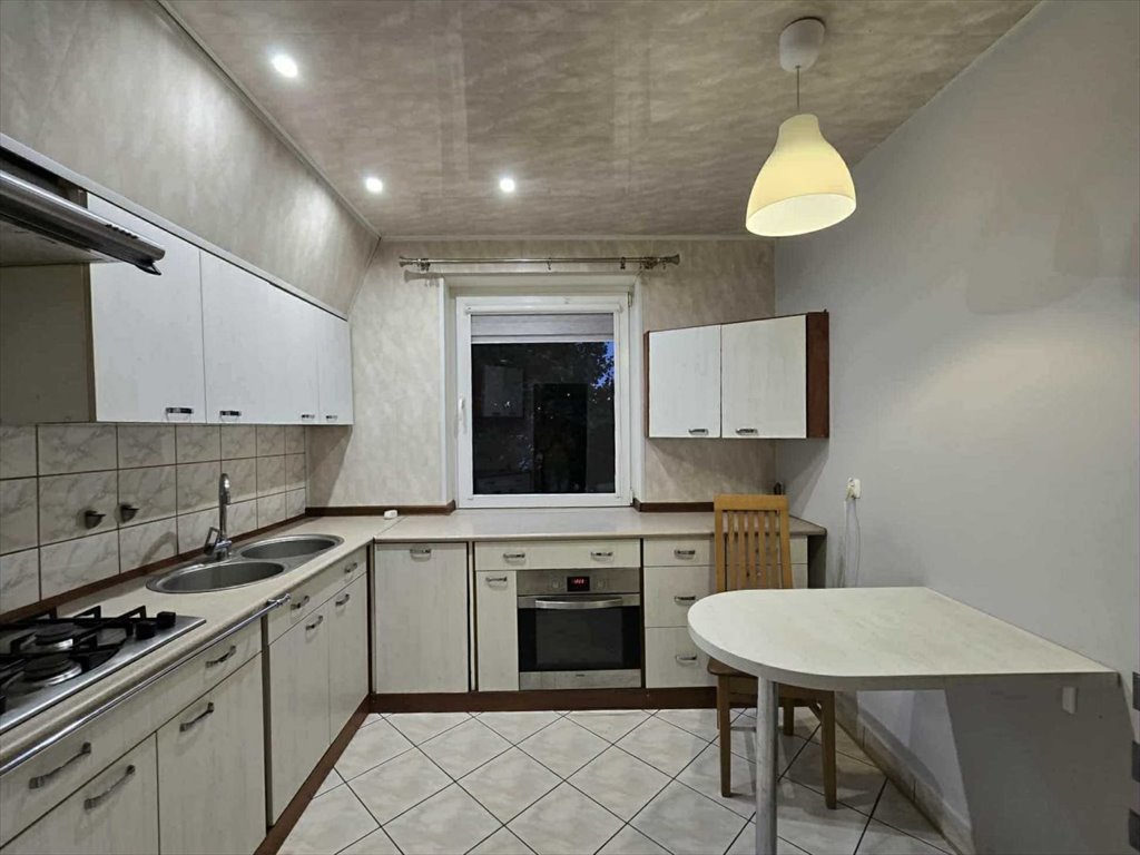 Mieszkanie trzypokojowe na sprzedaż Zduńska Wola  64m2 Foto 1