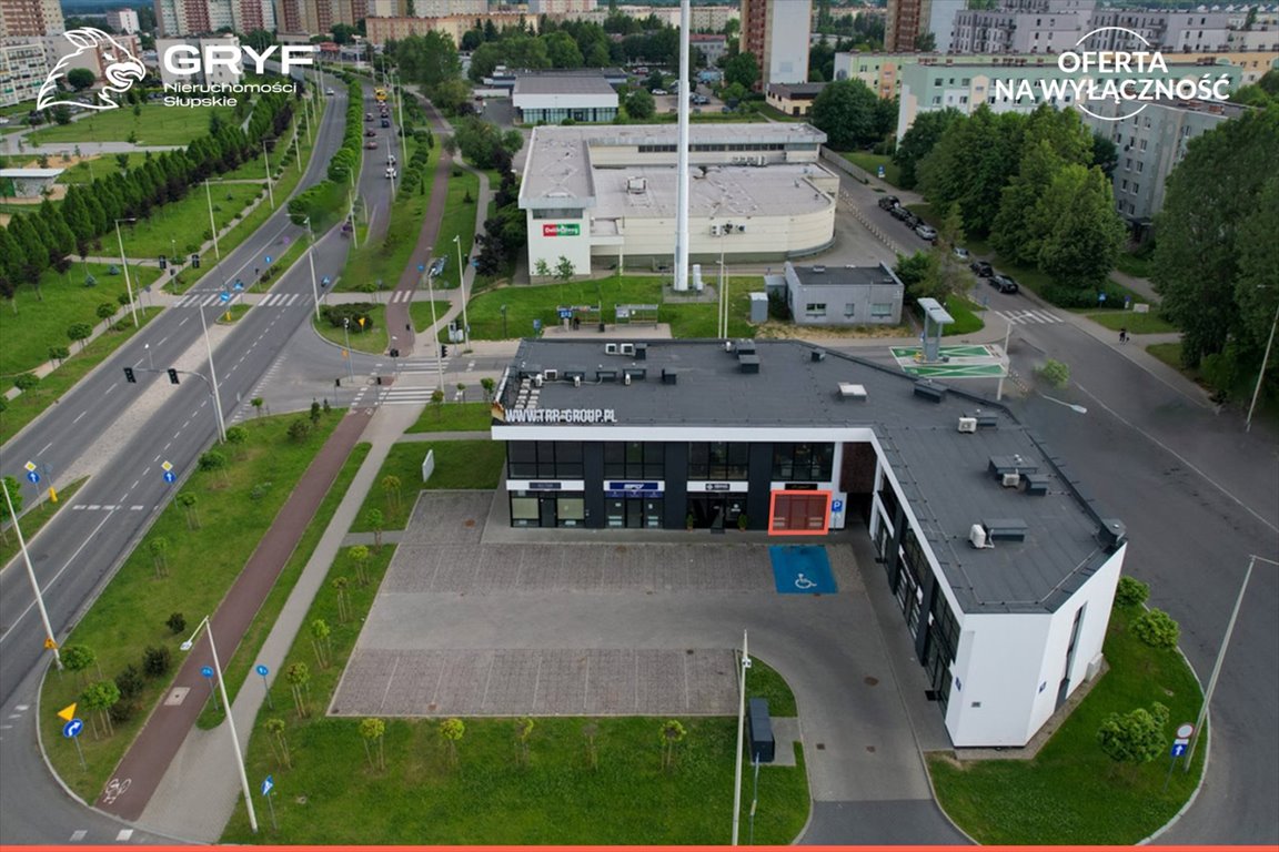 Atrakcyjny lokal usługowy 77 m² z witrynami w nowoczesnym budynku Słupsk, Marii Zaborowskiej  77m2 Foto 1