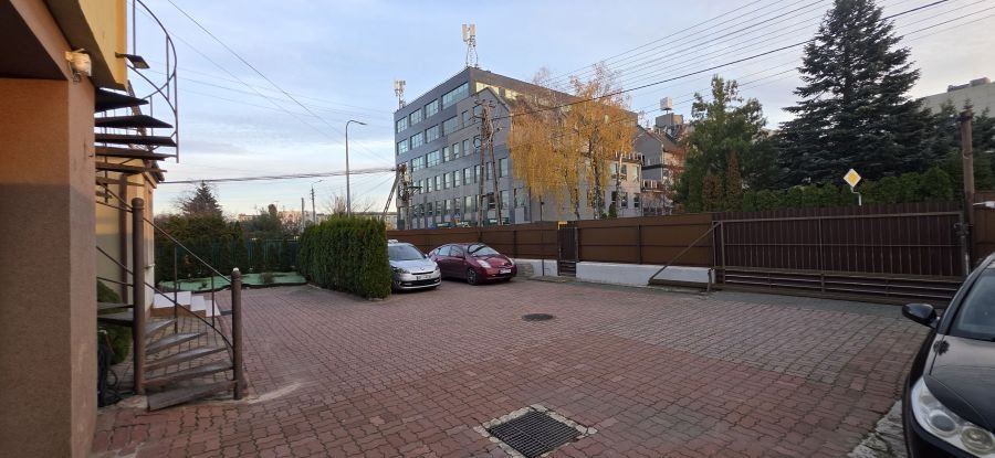 Dom z 5 lokalami pod wynajem i własnym biznesem Piaseczno, Raszyńska  295m2 Foto 1