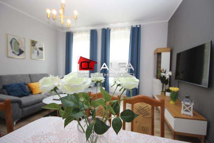 Mieszkanie trzypokojowe na sprzedaż Świdnica  103m2 Foto 1