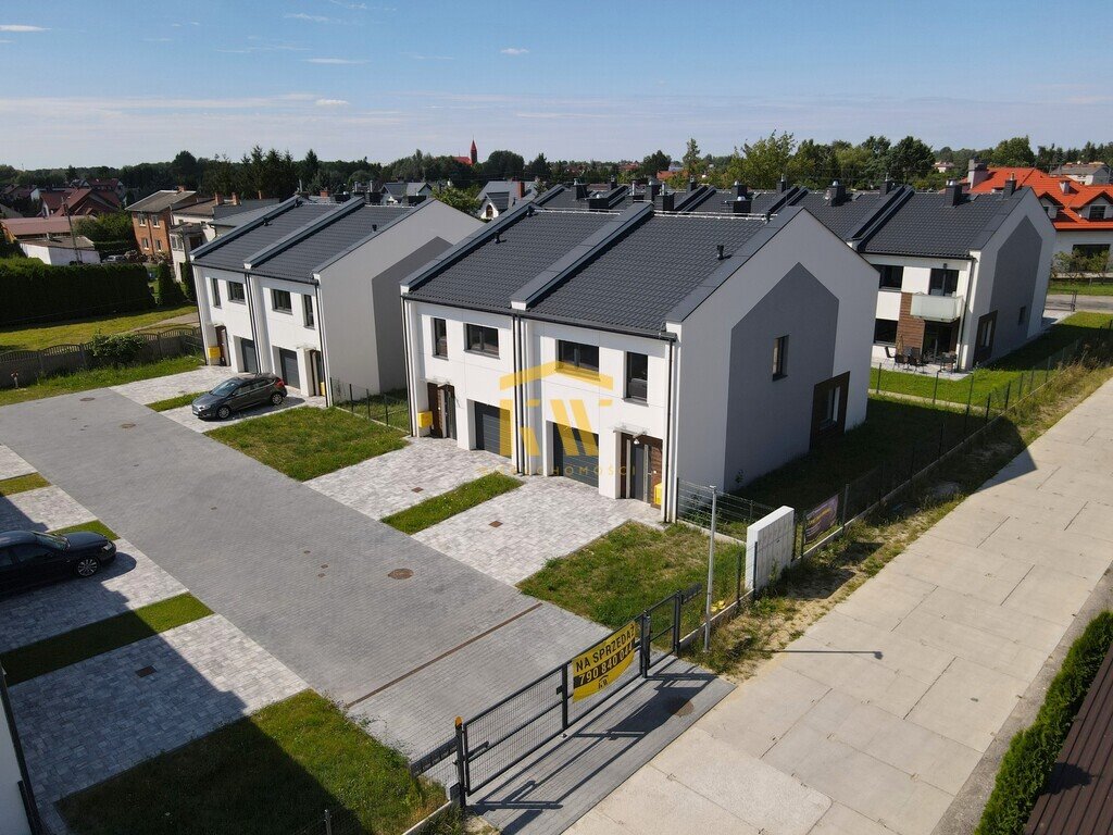 Nowoczesny dom szeregowy 134m2 z garażem, ogrzewaniem podłogowym Radom, Janiszpol, Stefana Banacha  134m2 Foto 1