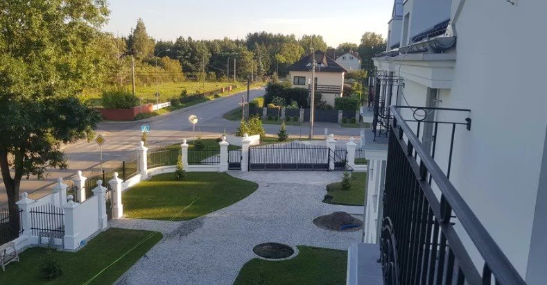 Nowoczesny obiekt 1450 m² pod usługi i hotel w Prażmowie Runów, Runów  1 450m2 Foto 1
