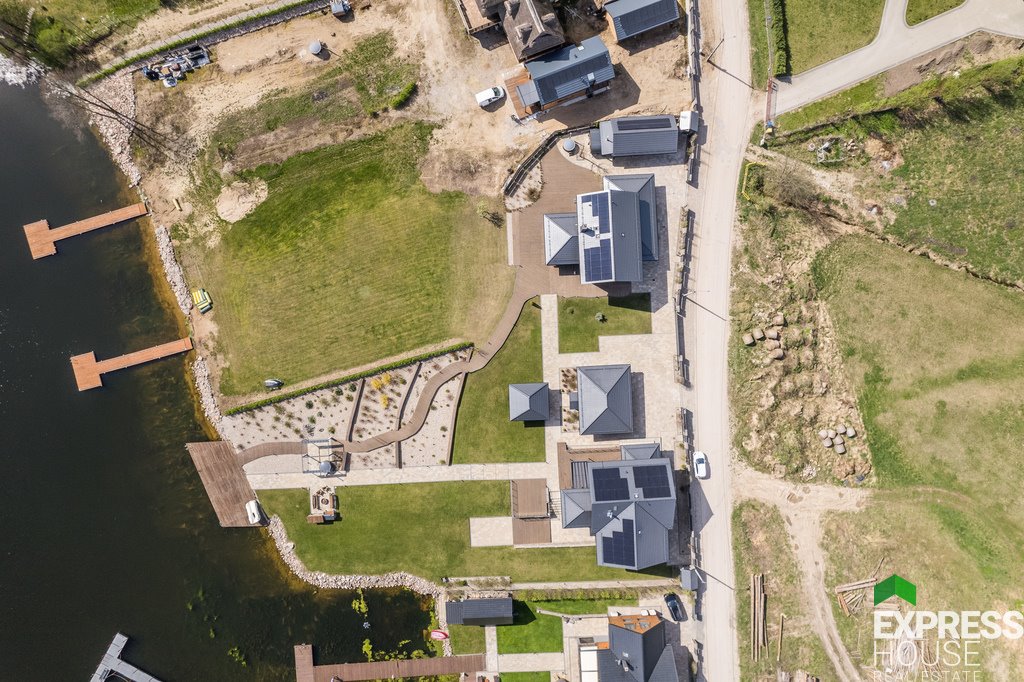 Ekskluzywny dom nad jeziorem z widokiem i garażem Bienie  249m2 Foto 1