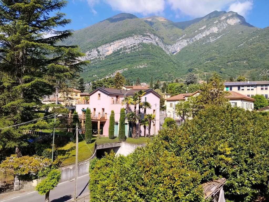 Nowoczesne 130 m2 z ogrodem i garażem w Tremezzo Włochy, Tremezzo  120m2 Foto 1