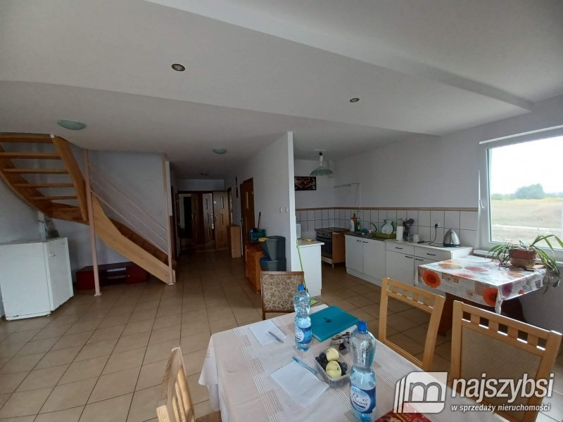 Duży dom 170 m² z 8 pokojami, 4 łazienkami, ogrzewanie
 Goleniów, okolice  Goleniowa  170m2 Foto 1
