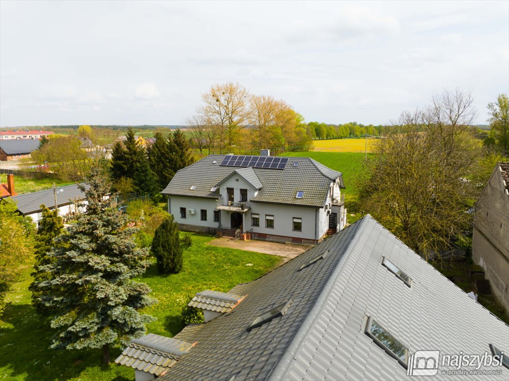 Urokliwy dom z potencjałem na agroturystykę - 3 lokale, 2 garaże Nowogard, obrzeża, Wierzbięcin  1 648m2 Foto 1