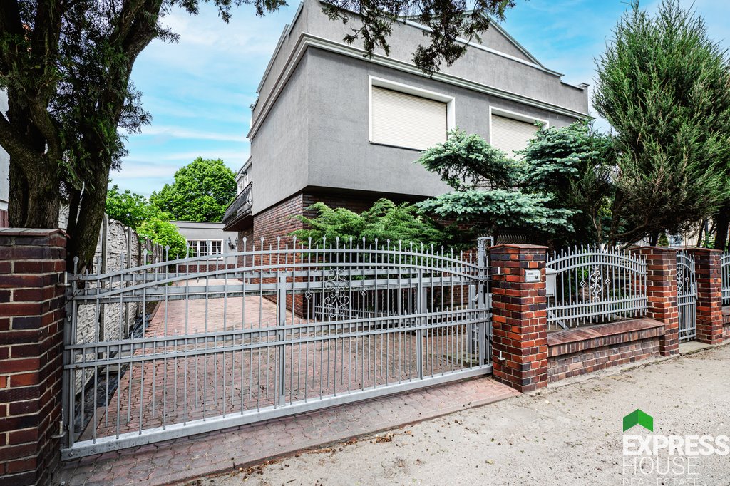 Przestronny dom z basenem, 211 m2, Bukowa, Luboń Luboń, Żabikowo, Bukowa  211m2 Foto 1