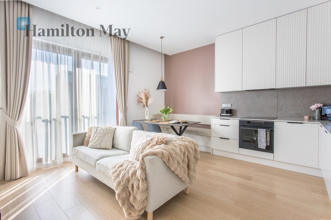 Wynajmę nowoczesny 3-pokojowy apartament z balkonem i garażem: Wrocław Śródmieście: Śrutowa