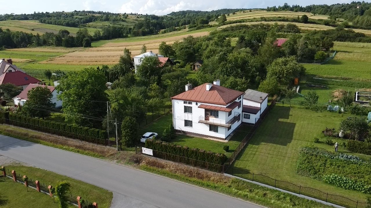 Dom z widokiem na Beskid Niski, 6 pokoi, garaż Sadki  140m2 Foto 1