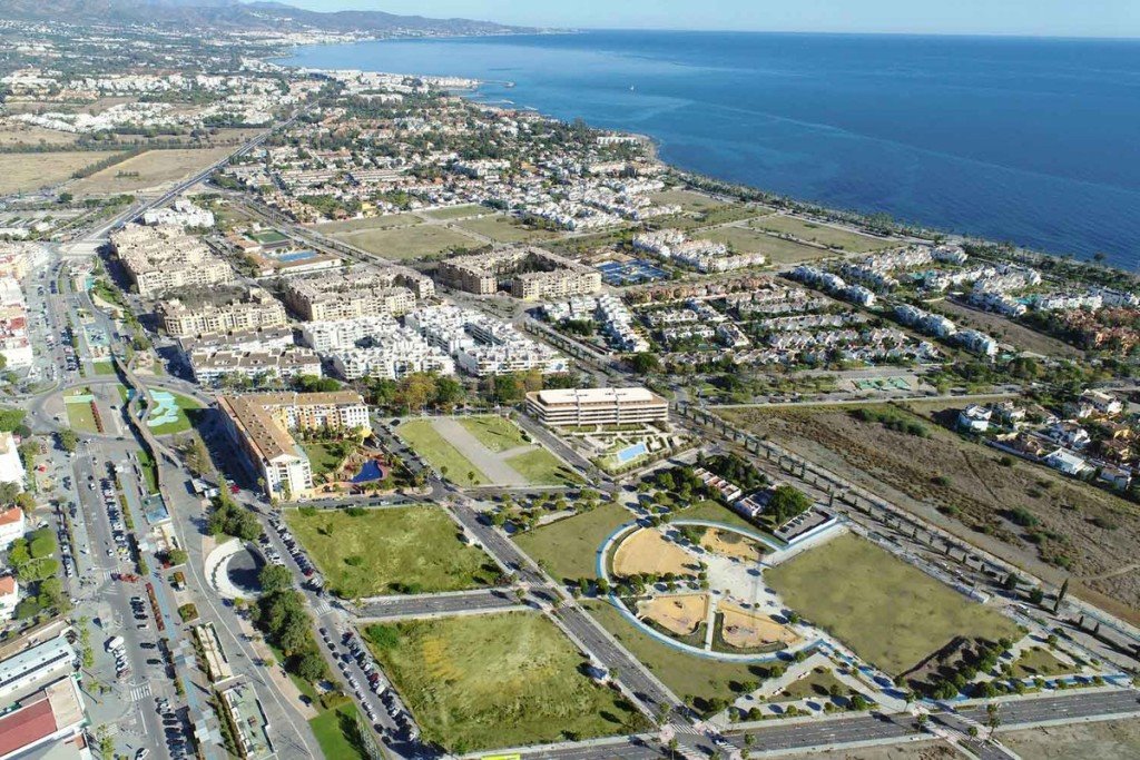 Mieszkanie czteropokojowe  na sprzedaż Hiszpania, San Pedro de Alcántara, Marbella, San Pedro de Alcántara  143m2 Foto 1