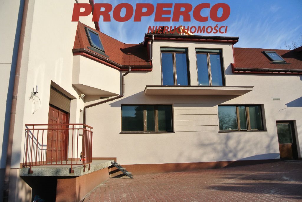 Wynajem 200 m2 lokalu w centrum Kielc z parkingiem Kielce, Centrum  200m2 Foto 1