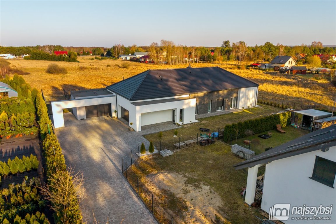 Zapraszam do obejrzenia nowoczesnego domu parterowego 2023 w Tanowie Tanowo  296m2 Foto 1