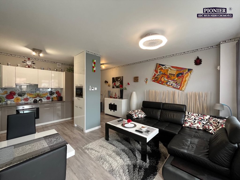 Mieszkanie trzypokojowe na sprzedaż Ustroń  67m2 Foto 1