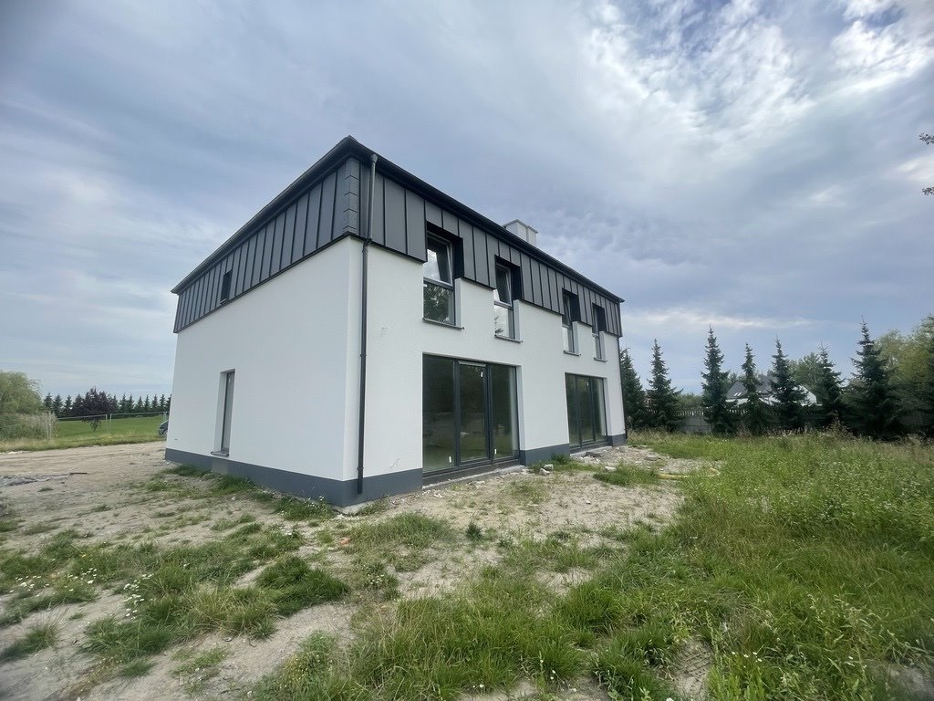 Zapraszam do nowoczesnego domu 107 m² z widokiem na staw w Mierzynie Mierzyn  107m2 Foto 1
