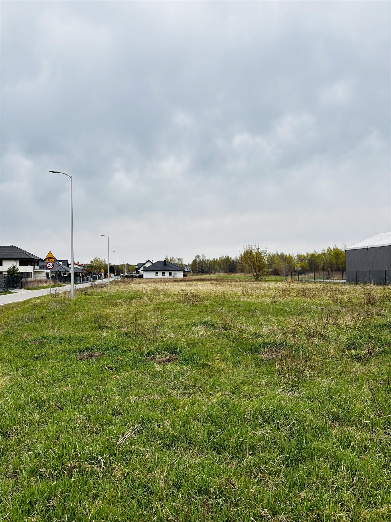 Działka 1000 m² z mediami, blisko Warszawy, plan MN-U Borzęcin Mały  1 000m2 Foto 1