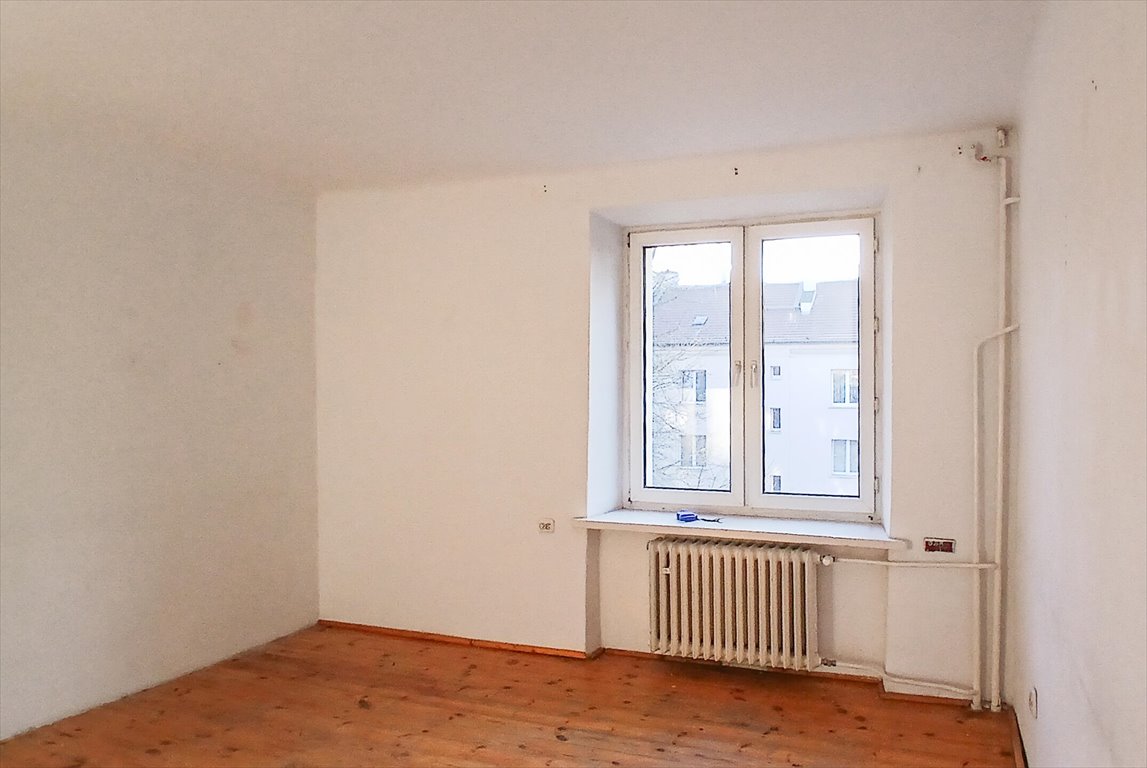 Przestronne 1 pokój z dużą piwnicą, do remontu Kraków, Nowa Huta, os. Na Skarpie  36m2 Foto 1