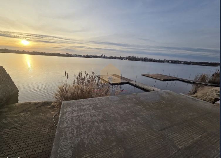 Dom z panoramicznym widokiem na jezioro i własnym pomostem zapraszam Spalona  90m2 Foto 1