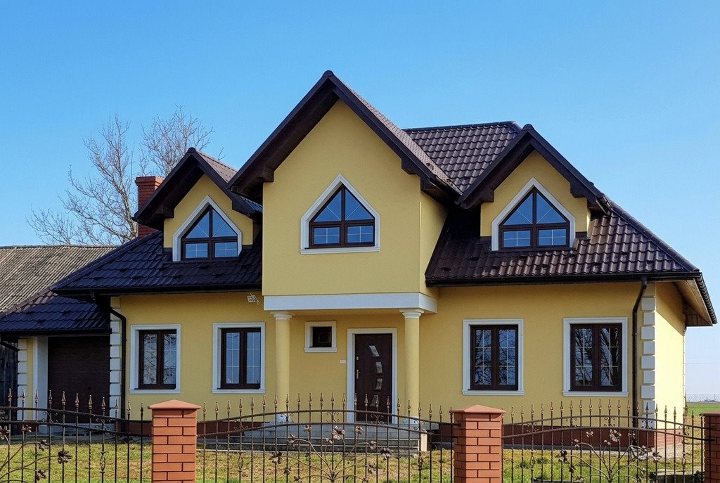 Przestronny dom 6 pokoi z kominkiem i garażem w Łychowie Łychów Szlachecki  139m2 Foto 1