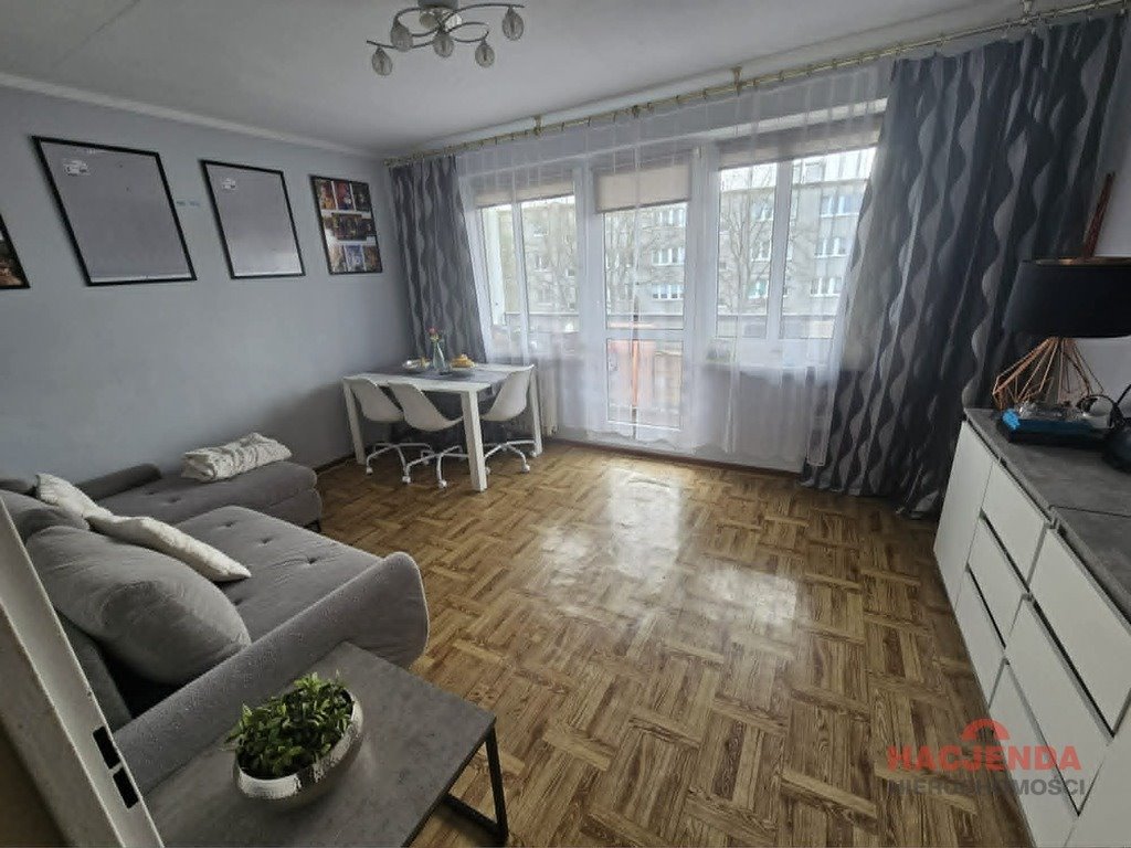 Zapraszam do obejrzenia rozkładowych 2 pokoi z balkonem w Police Police, Mieszka I  42m2 Foto 1