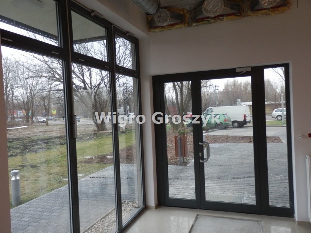 Lokal usługowy 54 m2 z witryną i parkingiem w Bielanach Warszawa, Bielany, Chomiczówka  54m2 Foto 1