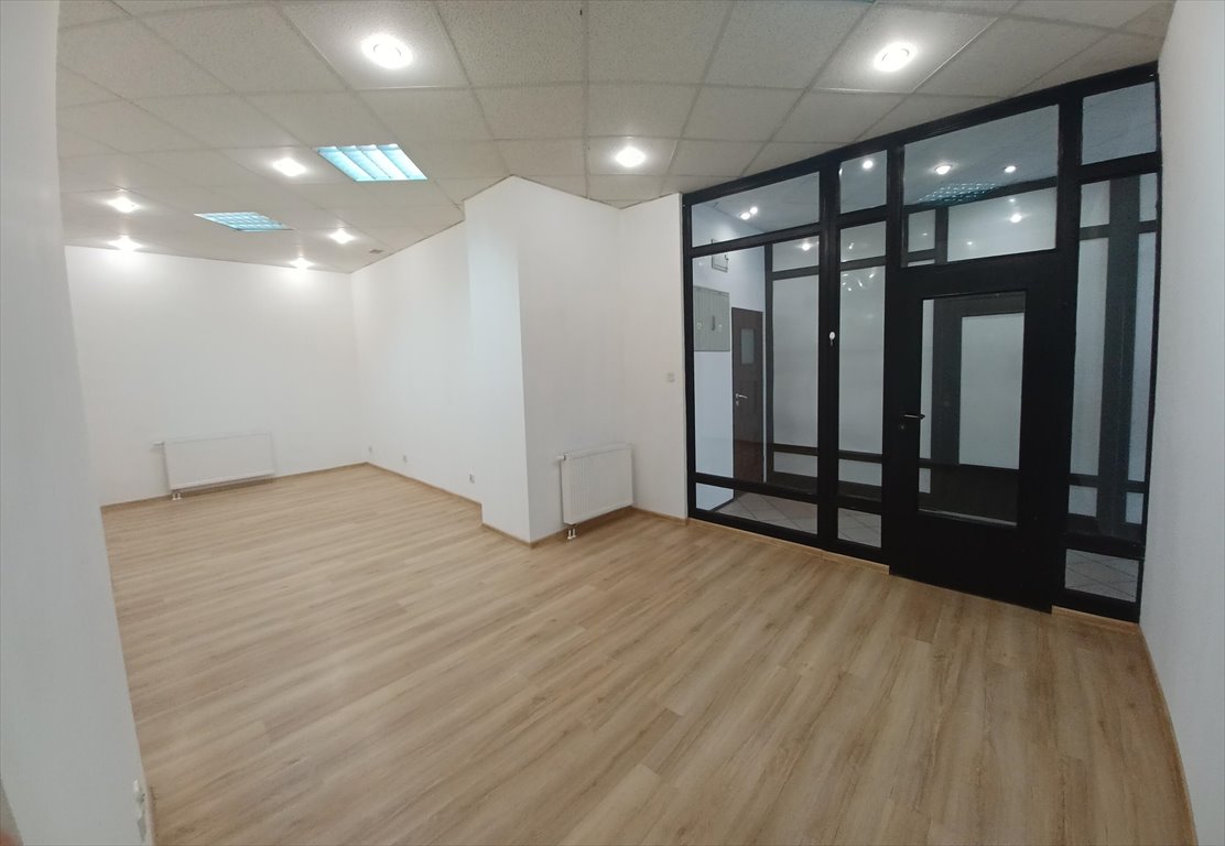 Lokal użytkowy na wynajem Bielsko-Biała  30m2 Foto 1