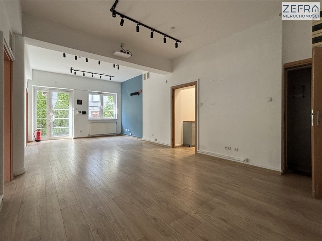 Niezależny budynek biurowy 300 m² + piwnica 162 m² polecam Kraków, Podgórze, Stare Podgórze  300m2 Foto 1