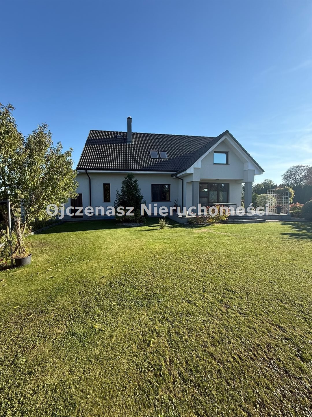 Przestronny dom 360 m² z garażami i fotowoltaiką - polecam! Mochle  360m2 Foto 1
