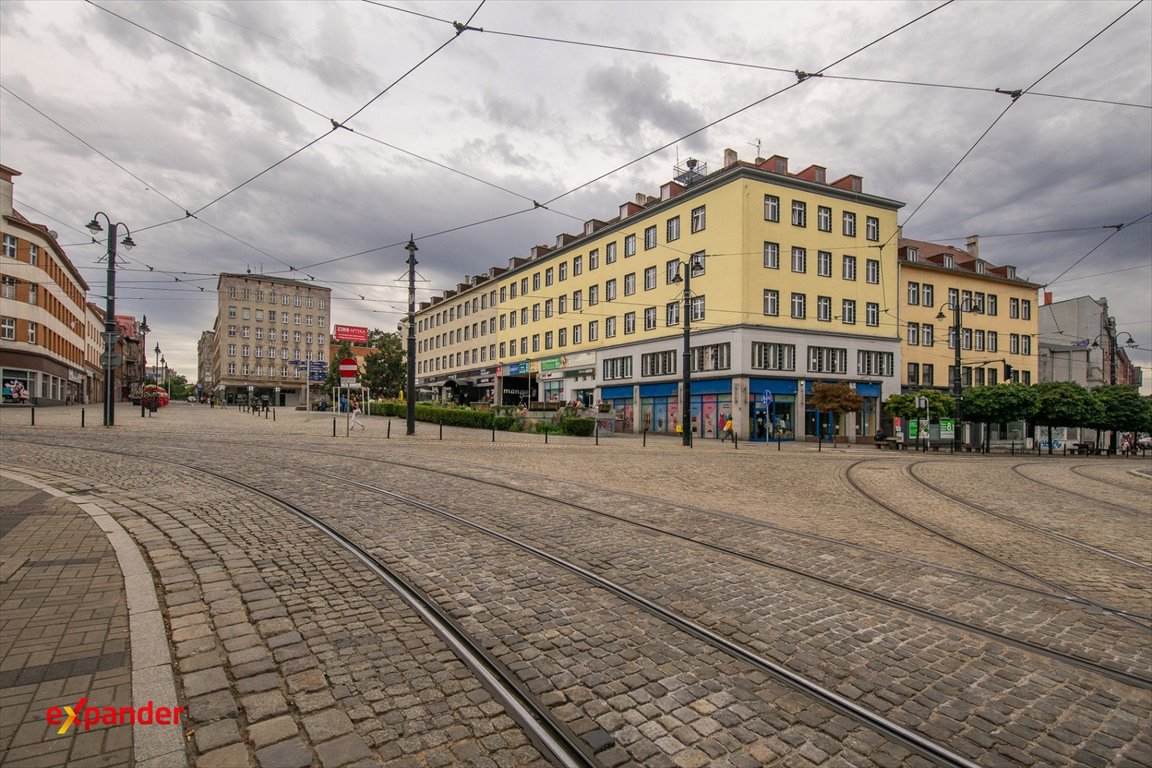 Przestronny lokal w centrum Zabrza z widokiem na Plac polecam Zabrze, Centrum Północ, Wolności 287  112m2 Foto 1