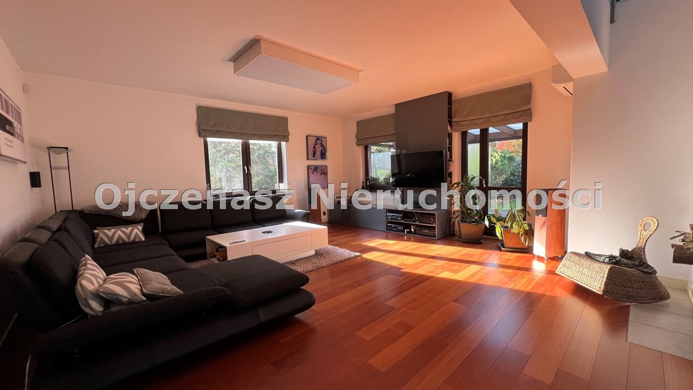 Sprzedam luksusową willę 270 m² w Niemczu z kominkiem i dużym garażem Niemcz  270m2 Foto 1