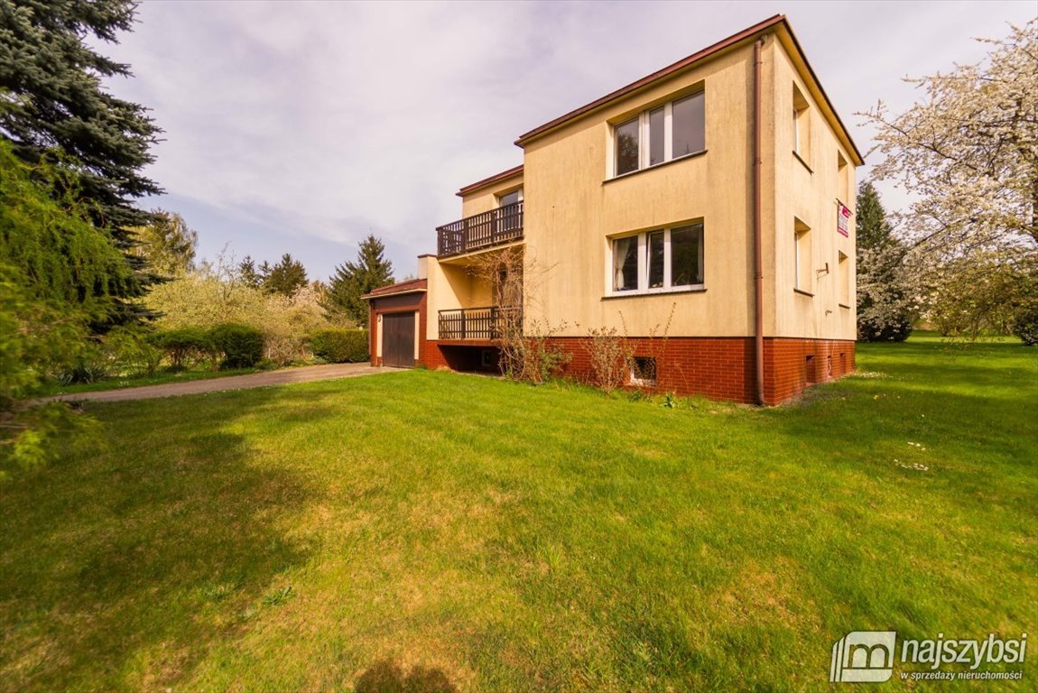 Dom z dwoma niezależnymi mieszkaniami, garaż, ogród Nowogard, Centrum  247m2 Foto 1