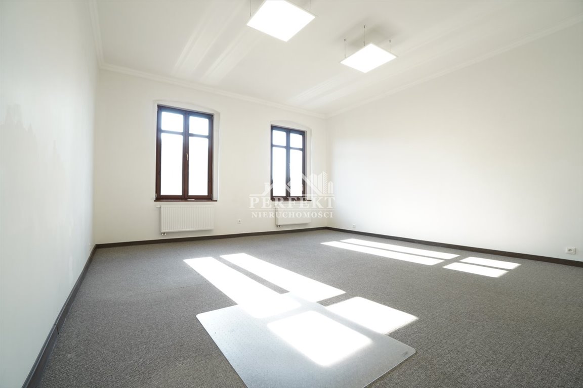 Lokal użytkowy na wynajem Inowrocław, Centrum  22m2 Foto 1