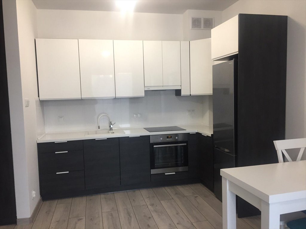 Na wynajem przestronne 41 m² mieszkanie 2 pokoje z balkonem w Rembertowie Warszawa, Rembertów, Rembertów  41m2 Foto 1