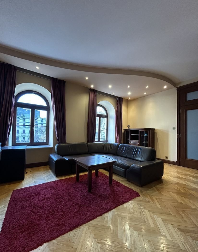 Na sprzedaż przestronne 2-pokojowe mieszkanie 47 m² w Warszawie Warszawa, Śródmieście, Wspólna  47m2 Foto 1