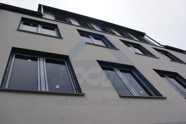 Nowoczesny biurowiec 2000 m² z garażem, Włochy - polecam Warszawa, Włochy  2 013m2 Foto 1